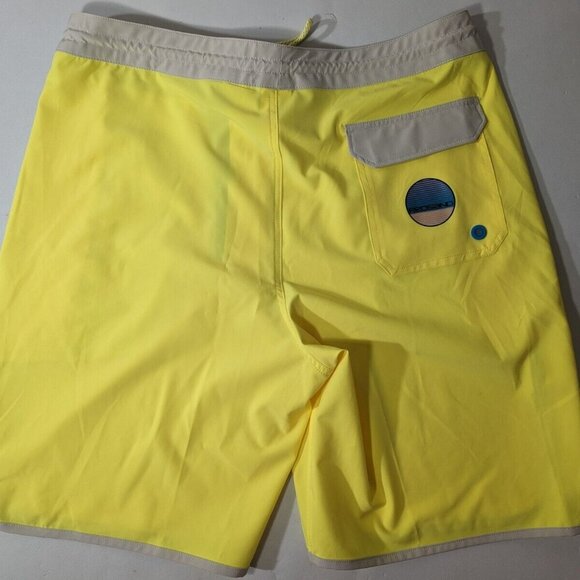 NEW Men's Redsand BoardShorts 9" Inseam Swim Shorts Voltage MSRP $64 - Picture 6 of 7